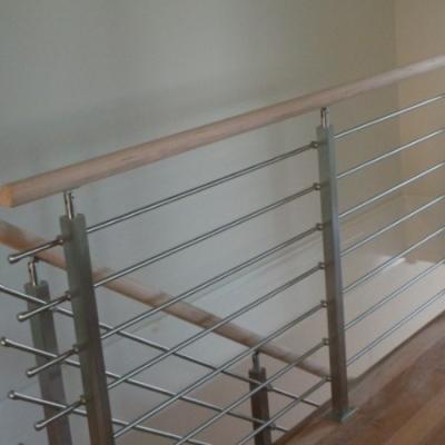 China Stair Deck/Balcony/Horizontal Bar Railing Porch Railing With Square Posts And Wood Railing for sale