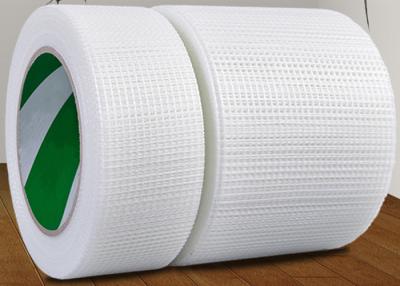 China 60g zelfklevende Glasvezel Mesh Tape 50cm Alkali Bestand Te koop