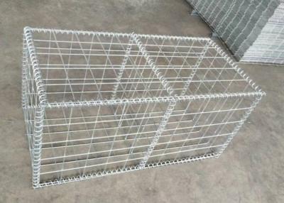 China La cerca 6m m de la barrera de la inundación soldó con autógena la perforación rectangular de la caja de Gabion galvanizada en venta