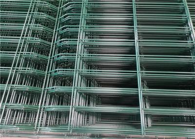 Cina l'apertura 3D ricoperto potere di 50x150mm ha curvato il cavo saldato Mesh Fence Panel in vendita