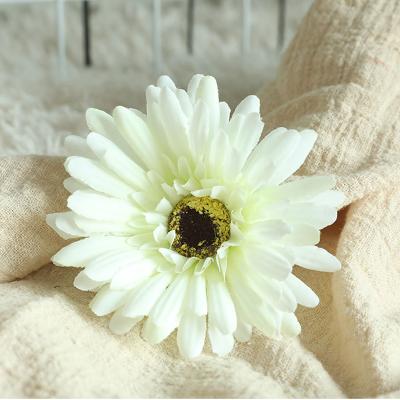 China Party Supplies Daisy Chrysanthemum Dried Flowers Head Wedding Decoration Accessories Decor Diy Home Landmark Map One Tier Natural Gerbera Head for sale