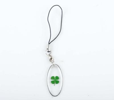 China Four Leaf Clover Acrylic Resin Elegant Plastic Green Lucky Necklaces for sale