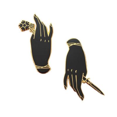 China La galjanoplastia de oro del Pin de la solapa bonita del pavo real, esmalte duro del vintage fija la insignia en venta