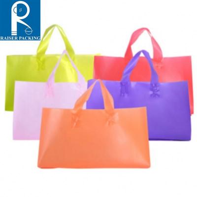 China Customized Customized Colorful Plastic Shopping Bag With Handle Reusable Clothing Gift Grocery Shop Packaging Large for sale