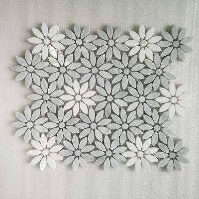 China Carrara Traditional White Marble Mosaic Tile Flower Shape for sale