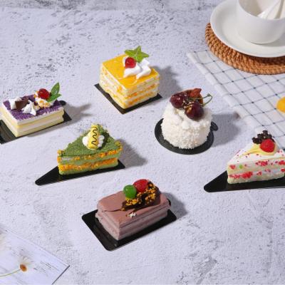 China Viable Wholesales Disposable Plastic Recyclables Decorate Bottom Board Cake Spacer Dessert Tray With Handle for sale