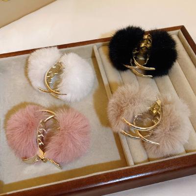 China Women Girl Daliy Life Hair Accessories New Lovely Plush Hair Claw Clips Women Girl Autumn Winter Warm Hair Clip Korean Bow Shark Crab Barrette Fashion Hair Accesseries for sale