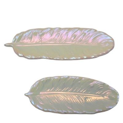 China Creative Shiny Gradient Color Europe Candy Dish Luxury Home Decor Creative Feather Dish For Wedding Party for sale