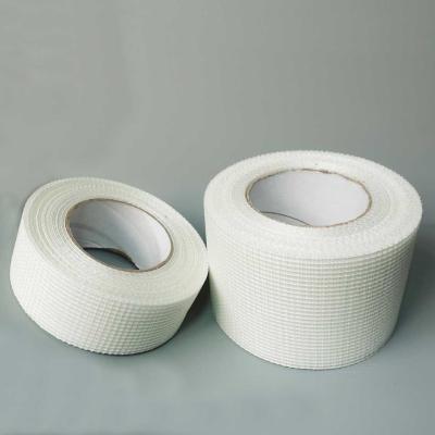 China Breiten-Fiberglas-selbstklebendes Band 75g/M2 50mm für Bau zu verkaufen