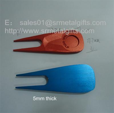 China Anodized aluminum alloy golf divot tools, metal golf pitchfork golf pitchmark repairer, for sale