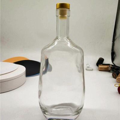 China 600ML Glass Beverage Bottle For Wine for sale