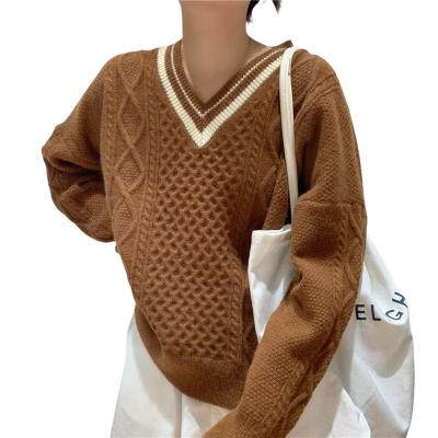 China Anti-Wrinkle Custom 70% Wool 30% Core-spun Yarn Women's Crewneck Cable Knit V-Neck Sweater for sale