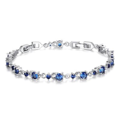 China Señoras que brillan el lujo del color del azul de cielo de la pulsera de la alambrada de la circona cúbica del AAA en venta