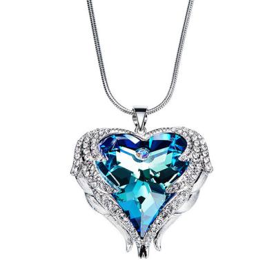 China 2.2 * 2.5cm Crystal Pendant Necklace For Anniversary / Engagement / Wedding for sale