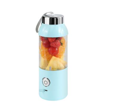 China New Household USB Rechargeable 550ml Fruit Mixing Juicer Portable Blender for sale