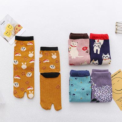 China Antibacterial Women Girls Antibacterial Girls 2 Cute Cartoon Split Toe Tabi Ninja Geta Cotton Comfortable Toe Socks for sale