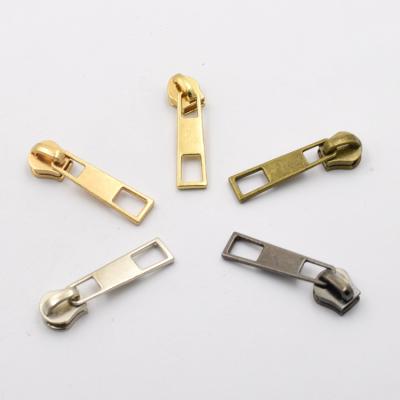 China Nickel Free Manufacturers Wholesale 5# Bag Accessories Metal Zipper Puller for sale