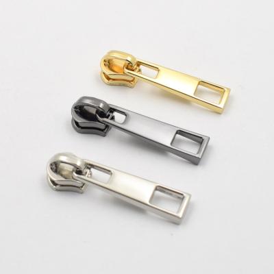 China 3# Tooth Slider Pull Zip Logo Nickel Free Nylon Zipper Puller For Bags for sale