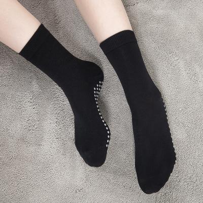 China Breathable Hot Selling Custom Cotton Logo Grip Bar Trampoline Crew Pilates Non Slip Anti Slip Women Yoga Socks for sale