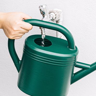 China Professional Indoor Plastic Watering Pot Spout Double Handle Small Long Watering Box for sale