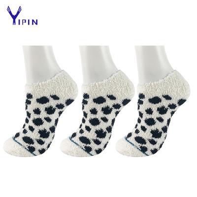 China Custom Made Women Breathable Coral Fleece Socks Warm Velvet Fuzzy Floor Sleep Socks for sale