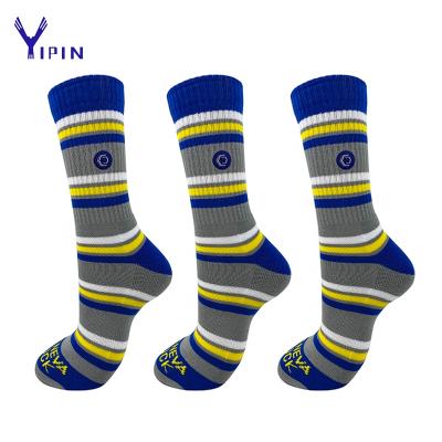 China Hot QUICK DRY Custom Embroidery Wholesale Custom Logo Sale Crew Socks Men's Dress Socks for sale