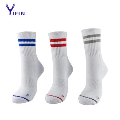 China 2020 Wholesale Custom Logo Sport Socks Football Soccer New Arrival Breathable Socks for sale