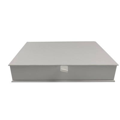 China Recyclable Custom Luxury White Magnetic Closure Folding Large Size Packaging Paper Gift Box Recycled Materials for sale