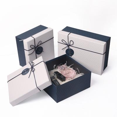 China Recycled Materials Paper Gift Christmas Bow Box With Lid for sale