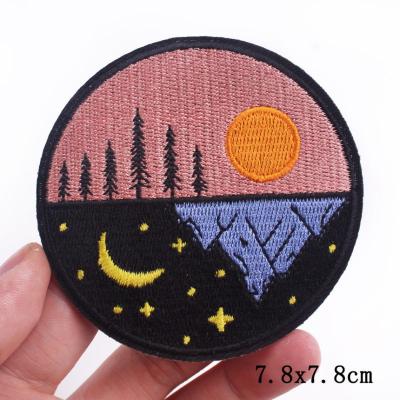 China 2022 Luxury Designer 3D Custom Iron On Patch Badge Embroidered Christmas Heart Iron On Patch Set For Kids for sale