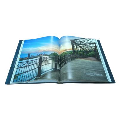 Cina Pittsburgh Visions Professional Coffee Table Book Stampa con giacca lucida e 3mm di carta grigia con 140 Gsm di carta lucida in vendita