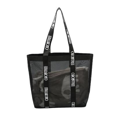 China Custom Handled Sports Travel Mesh Carry Bag Shopping Tote Beach Bag Mesh Women Bags for sale