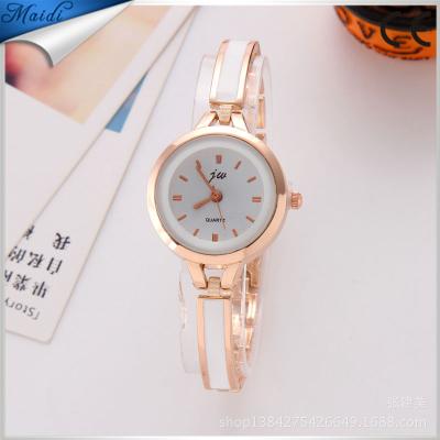 China Hot Women Rose Gold Bracelet Watches WW050 Water Resistant Fashion Rhinestone Scale Stainless Steel Watch Band for sale