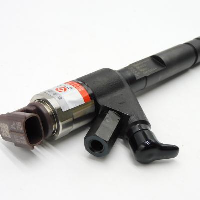 China Genuine diesel injector 095000-9550 27*12.5*7cm spare parts S00000218+01 for sale