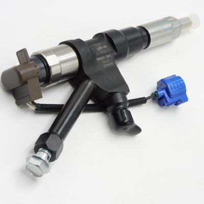 China Original 700 SERIES P11C 23670-E0370 095000-7172 fuel injector for sale 24*12*6cm for sale