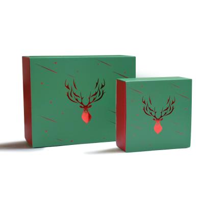 China Supplier Factory Price Recyclable Custom Gold Stamping Christmas Eve Gift Packaging Corrugated Cardboard Elegant Box for sale