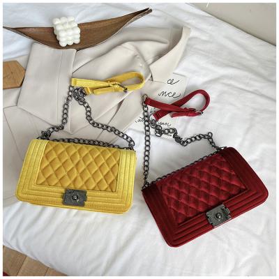 China TS9123 Fashion Winter Purse New Arrivals Designer Fashion Chains Diamond Lattice Velvet Quilted Winter Bags Women Handbags for sale