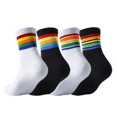 China New Athletic 100% Cotton Sports Basketball Hoops Unisex Custom Black Whiter Crew Towel-bottom Striped Socks for sale