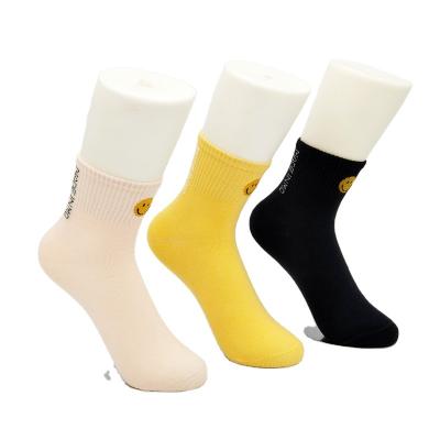 China High Quality Breathable Pop School White Socks Women White Black Fashion Cotton Breathable Socks for sale