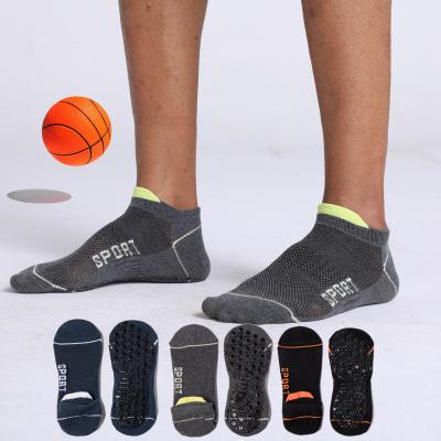 China Custom High Quality Men Climbing Trampoline Socks Slip Sports Anti Slip Non Printing Grip Socks For Men for sale