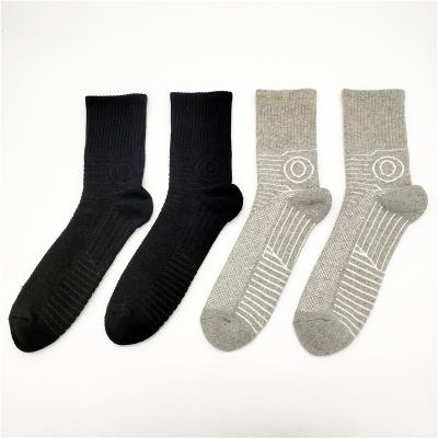 China OEM Manufacturers ODM Sporty Mens Basketball Socks Cheap Mens Cotton Plain Socks for sale