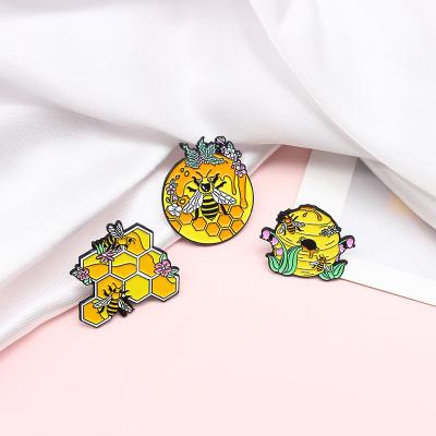 China Lovely Bee Brooches Fashionable Hardworking Insects Enamel Pins Badges Clothes Lapel Pins Jewelry Fashion Gift for Friends for sale