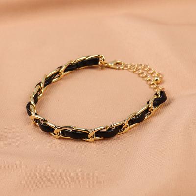 China CLASSIC Fashion Woven Leather Bracelet Women's Simple Design Bangle Bracelet Daily Jewelry for sale