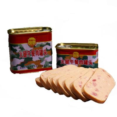 China High quality delicious canned ready tin canned pork luncheon meat meal luncheon meat for sale