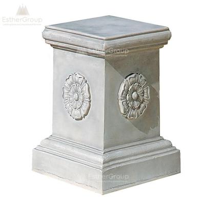 China Vintage Quality Designer Resin Plinth Statue For Best Display In The Garden for sale