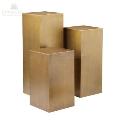 China Modern Resin Gold Modular Hot Selling Luxury Wedding Centerpieces 3 Piece Pedestal Factory Stand Set for sale