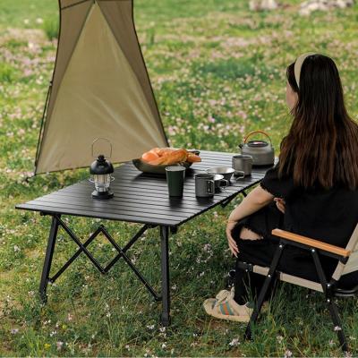 China 4-6 personen grote opvouwbare campingtafel met telescopische benen lichtgewicht aluminium opvouwbare tafel Te koop