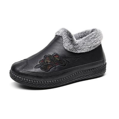 China Embroidered thermal high quality leather women keep warm waterproof boot unlaced low cut leather boots for sale