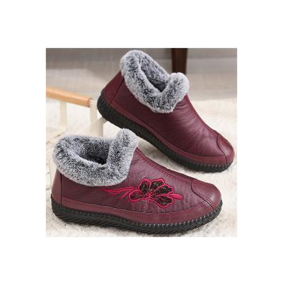 China Fashionable Best-Selling Thermal Winter Ladies Boots Trim Embroidered Women's Leather To Keep Warm Water Resistant Boot for sale