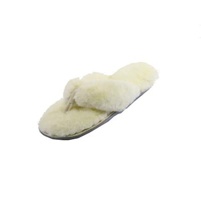 China Anti-slippery Ready To Ship Women's Faux Plush Rabbit White Fur Flip Flops Indoor Slippers for sale